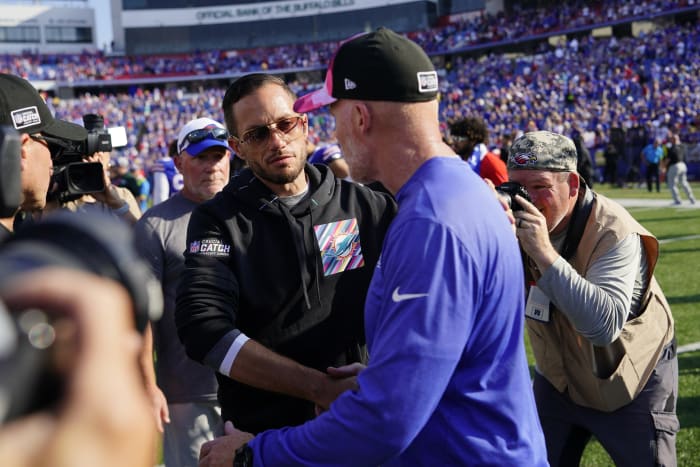 Bills coach Sean McDermott shakes hands with Dolphins coach Mike McDaniel after Buffalo's 48-20 victory over Miami in Week 4.